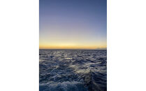 【ふるさと納税】沖縄北谷沖サンセットクルージング４５分間　|&nbsp;沖縄&nbsp;旅行&nbsp;クーポン&nbsp;体験&nbsp;トラベル&nbsp;人気&nbsp;おすすめ&nbsp;リゾート&nbsp;チケット&nbsp;北谷&nbsp;ちゃたん&nbsp;おすすめ&nbsp;送料無料