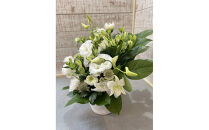 1960年創業&nbsp;老舗花屋の御供生花アレンジメント（白×グリーン系定番デザイン）