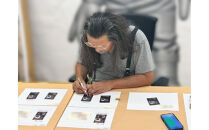 【ふるさと納税限定セット】12&nbsp;inchレコード盤『ローズ・セラヴィ&nbsp;さりながら、死ぬのはいつも他人なり&nbsp;MNNK&nbsp;MADE』トレーディングカード2パック入り｜カイカイキキ&nbsp;レコード&nbsp;人気&nbsp;おすすめ&nbsp;[&nbsp;京都&nbsp;アーティスト&nbsp;村上隆&nbsp;カイカイキキ&nbsp;レコード盤&nbsp;トレーディングカード&nbsp;トレカ&nbsp;2パック&nbsp;ふるさと納税限定&nbsp;グッズ&nbsp;人気&nbsp;おすすめ&nbsp;お取り寄せ&nbsp;通販&nbsp;送料無料&nbsp;ふるさと納税&nbsp;］