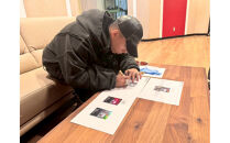 【ふるさと納税限定セット】12&nbsp;inchレコード盤『ローズ・セラヴィ&nbsp;さりながら、死ぬのはいつも他人なり&nbsp;MNNK&nbsp;MADE』トレーディングカード2パック入り｜カイカイキキ&nbsp;レコード&nbsp;人気&nbsp;おすすめ&nbsp;[&nbsp;京都&nbsp;アーティスト&nbsp;村上隆&nbsp;カイカイキキ&nbsp;レコード盤&nbsp;トレーディングカード&nbsp;トレカ&nbsp;2パック&nbsp;ふるさと納税限定&nbsp;グッズ&nbsp;人気&nbsp;おすすめ&nbsp;お取り寄せ&nbsp;通販&nbsp;送料無料&nbsp;ふるさと納税&nbsp;］