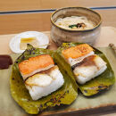 【Cafe&nbsp;＆&nbsp;Bar&nbsp;まほら】炙り柿の葉寿司セットと柿ジェラート(1名様ご利用分)