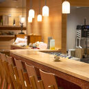 【Cafe&nbsp;＆&nbsp;Bar&nbsp;まほら】炙り柿の葉寿司セットと柿ジェラート(1名様ご利用分)