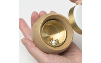 手元供養にも使える写真陶板付き宝物入れ「たまてまり」