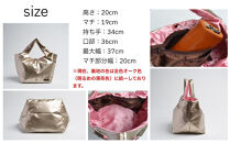 【onomasato】バッグ&nbsp;キューブ20《women&nbsp;軽量》パイソンベージュ｜京都&nbsp;パリコレデザイナー&nbsp;人気バッグ［&nbsp;小野正人&nbsp;ブランド&nbsp;鞄&nbsp;折りたたみ機能付き&nbsp;撥水&nbsp;耐久性あり&nbsp;軽量&nbsp;日常使い&nbsp;人気&nbsp;おすすめ&nbsp;ギフト&nbsp;プレゼント&nbsp;お取り寄せ&nbsp;通販&nbsp;送料無料&nbsp;ふるさと納税&nbsp;］