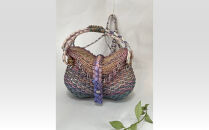 【ハンドメイド】彩霞のかご　桃色　籐かごバッグ　カラーラタンバスケット　おしゃれバッグ　デザインバッグ　ショルダーバッグ