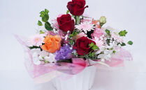 季節の花のアレンジメント　