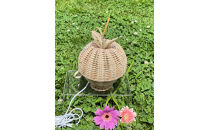 【ハンドメイド】籐の灯り　生成りんごランプ　【11100-2099】