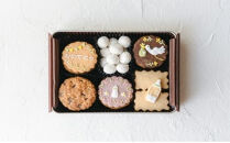 ちいさな窓のクッキー缶「ツルギーと小さな足音」（お名前入れバージョン）　