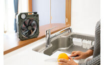 〈Comfort+〉充電式薄型送風扇（モスグリーン）