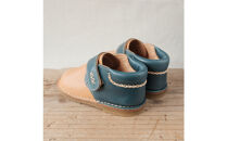 柔らかく履かせやすい本革製ベビーシューズ　ブルー