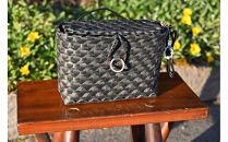 三朝町のラーメン屋「大八」のPPバンド手作りかごバッグ（フタ・肩ひも付き）ブラック