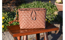 三朝町のラーメン屋「大八」のPPバンド手作りかごバッグ（フタ・肩ひも付き）ダークブラウン