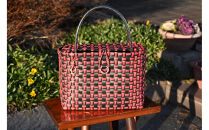 三朝町のラーメン屋「大八」のPPバンド手作りかごバッグ（フタ・手作りストラップ付）ブラック・レッド（２色）