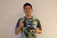 プロサッカー選手　遠藤航選手サイン入りスパイク（デザイン１）