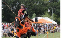 八王子流鏑馬　前列観覧席