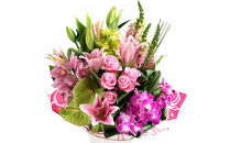 【母の日】上品でキレイめテイストのこだわりアレンジ&nbsp;エタンセル&nbsp;白グリーン系＜お届け日：2026年5/4～5/10&nbsp;当店おまかせ&nbsp;＞母の日カード付き【&nbsp;母の日&nbsp;ギフト&nbsp;アレンジ&nbsp;花&nbsp;贈り物&nbsp;大阪府&nbsp;門真市&nbsp;】