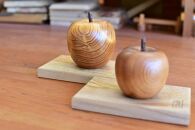 屋久杉&nbsp;リンゴの置物（台付き）＜島屋工房＞