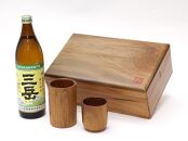 プレゼントに最適！屋久杉化粧箱入り焼酎三岳　屋久杉フリーカップ２個付き