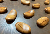 【屋久島の森を感じる&nbsp;屋久杉の箸置き】屋久島産／花崗岩をイメージしたコロット感がたまらない！屋久杉の箸置き