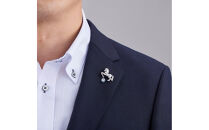 102509-2&nbsp;颯爽と駆け上がる「駿馬ピンブローチ」