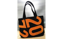 【競走馬調教用ゼッケン使用：ゼッケンバッグ】　舟形トート【2-黒色ゼッケン×橙文字】