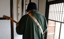 【Sensuous&nbsp;Kyoto&nbsp;Project】YAKIHAKUギターストラップ(ベジタブルタンニンレザー×純銀箔)｜京都&nbsp;ギター&nbsp;バンド&nbsp;人気［&nbsp;京都&nbsp;ギターストラップ&nbsp;工芸品&nbsp;人気&nbsp;おすすめ&nbsp;ギター&nbsp;ベース&nbsp;バンド&nbsp;楽器&nbsp;お取り寄せ&nbsp;通販&nbsp;送料無料&nbsp;ふるさと納税&nbsp;］