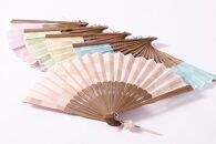 【伊と幸】《白生地の老舗が贈る》都扇-みやこおうぎ-compact絹fan（市松柄・水色）