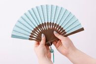 【伊と幸】《白生地の老舗が贈る》都扇-みやこおうぎ-compact絹fan（波筬柄・若草色）