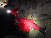 富士山の噴火でできた「青木ヶ原樹海」の溶岩洞窟を探検！