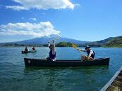 雄大な富士山をバックにカナディアンカヌーで湖を満喫！