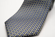 【受注生産】匠の技術で織り上げるシルク１００％のマイクロ小紋柄ネクタイ（ネイビー×グリーン）|&nbsp;ネクタイ&nbsp;シルク&nbsp;柄&nbsp;高級&nbsp;ビジネス&nbsp;フォーマル&nbsp;贈答用&nbsp;送料無料&nbsp;東京&nbsp;八王子&nbsp;