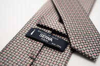 &nbsp;【受注生産】匠の技術で織り上げるシルク１００％のマイクロ小紋柄ネクタイ（ライトグレー×ピンク）|&nbsp;ネクタイ&nbsp;シルク&nbsp;柄&nbsp;グレー&nbsp;ピンク&nbsp;高級&nbsp;ビジネス&nbsp;フォーマル&nbsp;ギフト&nbsp;送料無料&nbsp;東京&nbsp;八王子