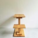 ナラ無垢材で造られたサイドテーブル（便利な中棚付）