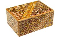 秘密箱２１回仕掛け&nbsp;４寸&nbsp;小寄木&nbsp;|&nbsp;工芸品&nbsp;装飾品&nbsp;民芸品&nbsp;木工品&nbsp;寄木細工&nbsp;クラフト&nbsp;木製&nbsp;オリジナル&nbsp;デザイン&nbsp;手作り&nbsp;箱&nbsp;木箱&nbsp;秘密箱&nbsp;人気&nbsp;おすすめ&nbsp;伝統&nbsp;ギフト&nbsp;日本製&nbsp;観光&nbsp;お土産&nbsp;送料無料&nbsp;神奈川&nbsp;箱根