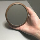 【Face Mirror　ウォールナット材+オーク材】ハンドミラー（手鏡）としてもスタンドミラー（卓上）としてもウォールミラーとしてもご使用いただけます＜フェイスミラー＞ プレゼント 父の日 母の日 入学 卒業 就職 退職 MUKU屋 MUFactory