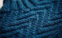 ≪冬の海≫【気仙沼ニッティング】手編みセーター「エチュード」Sサイズ（女性標準サイズ）