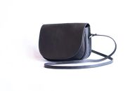 【ショルダーバッグ】Frap shoulder bag Small　カラー：Black