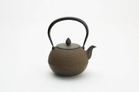 南部鉄器　鉄瓶　丸形アラレ 1.5L 【伝統工芸士 菊池　真吾 作】 伝統工芸品　 日本製 鉄分 窯焼き 白湯 デトックス 縁起物 調理 アウトドア 職人 直火