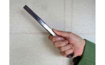 刀鍛冶謹製　蕨手鋼文鎮